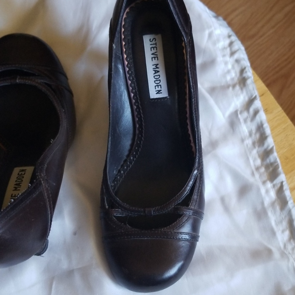 Shoes - Picture 2 of 4